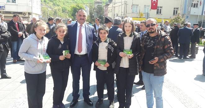 Salıpazarı Belediye Başkanı Halil Akgül Tema Vakfı gönüllüsü oldu.